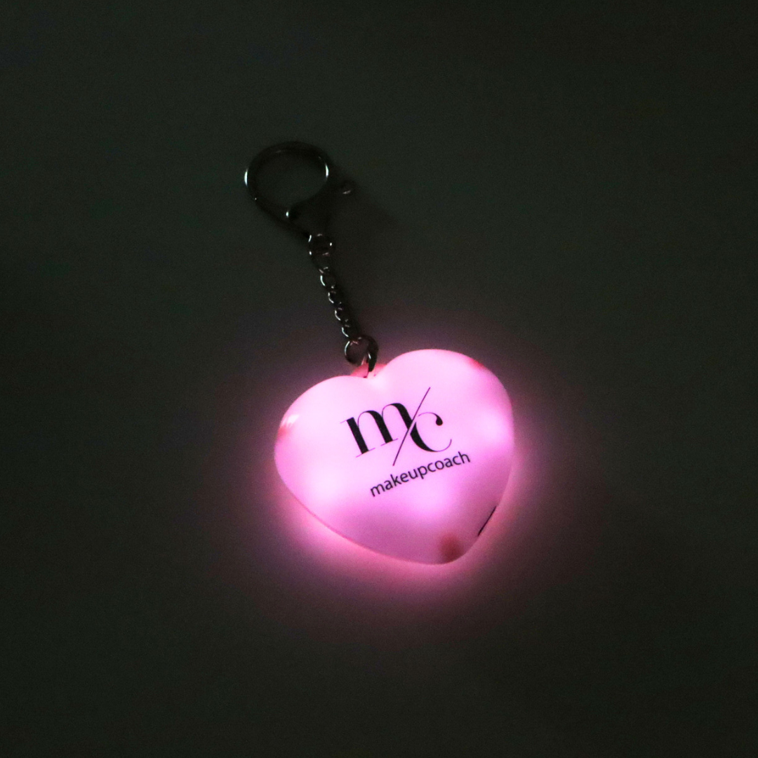 Gratis ab 50€ – Leuchtherz für die Handtasche