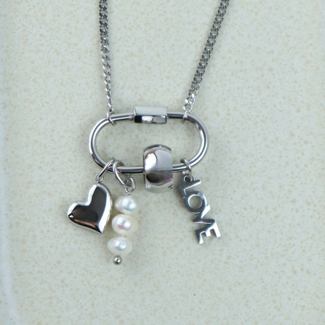 03.12. LULO Link Kette mit Anhängern groß