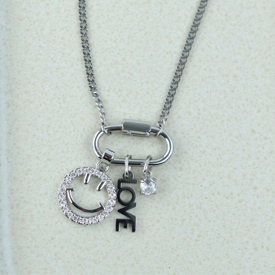 03.12. LULO Link Kette mit Anhängern klein