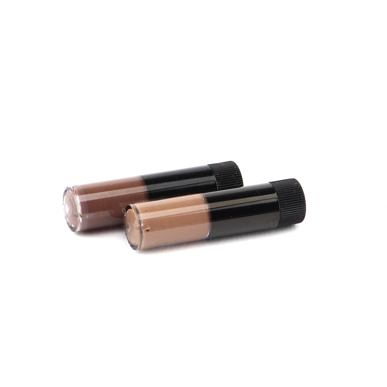kräftige und helle Farbe, zart und kräftig, Augenbrauenbetonung, www.makeupcoach.com