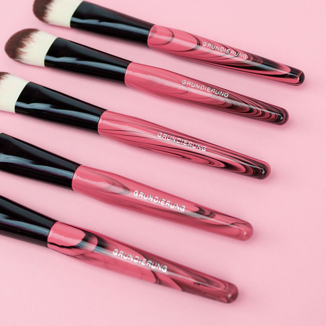 Pinsel gestreift schwarz pink rosa concealerpinsel, www.makeupcoach.com