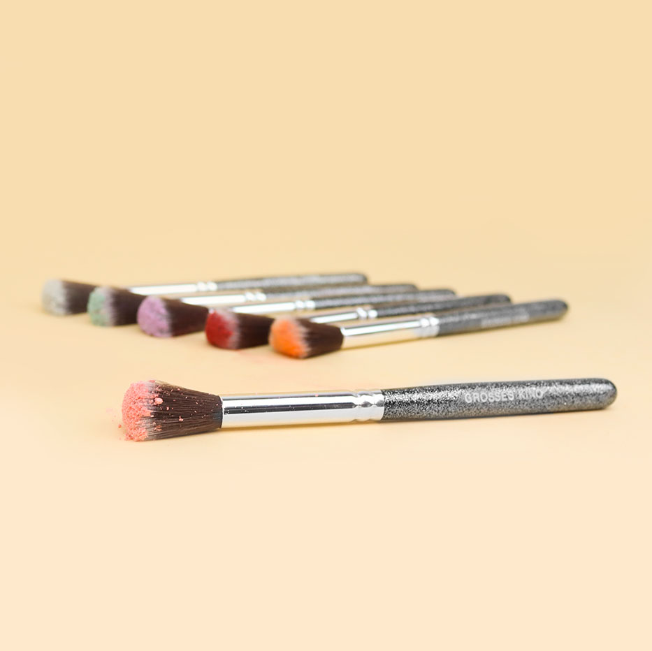 grosses Kino Glitzerpinsel kurz, www.makeupcoach.com