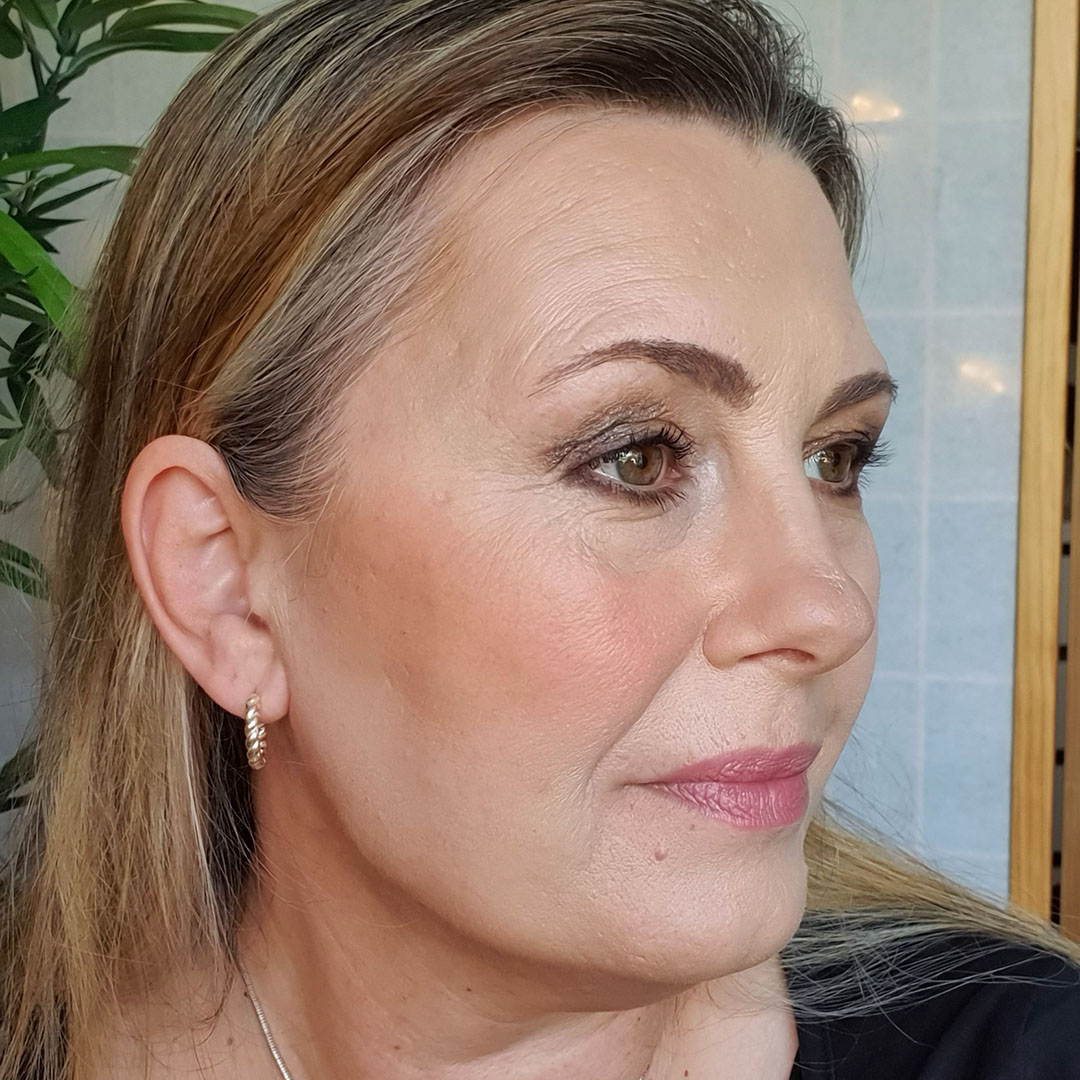 Contouring, www.makeupcoach.com