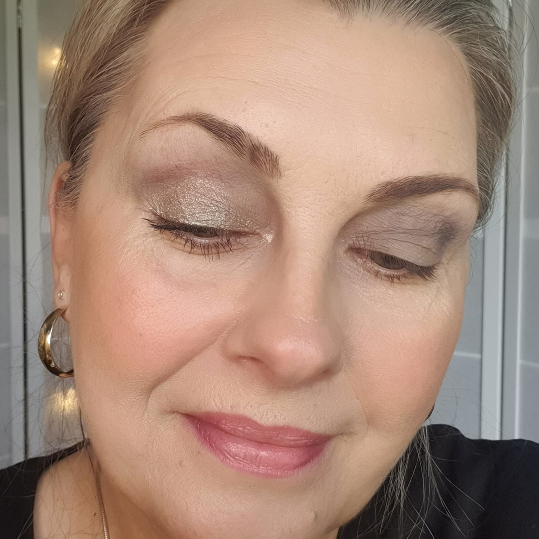 Dezentes Glitzer Make-Up, www.makeupcoach.com