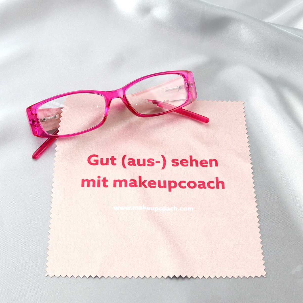 Brillentuch, www.makeupcoach.com
