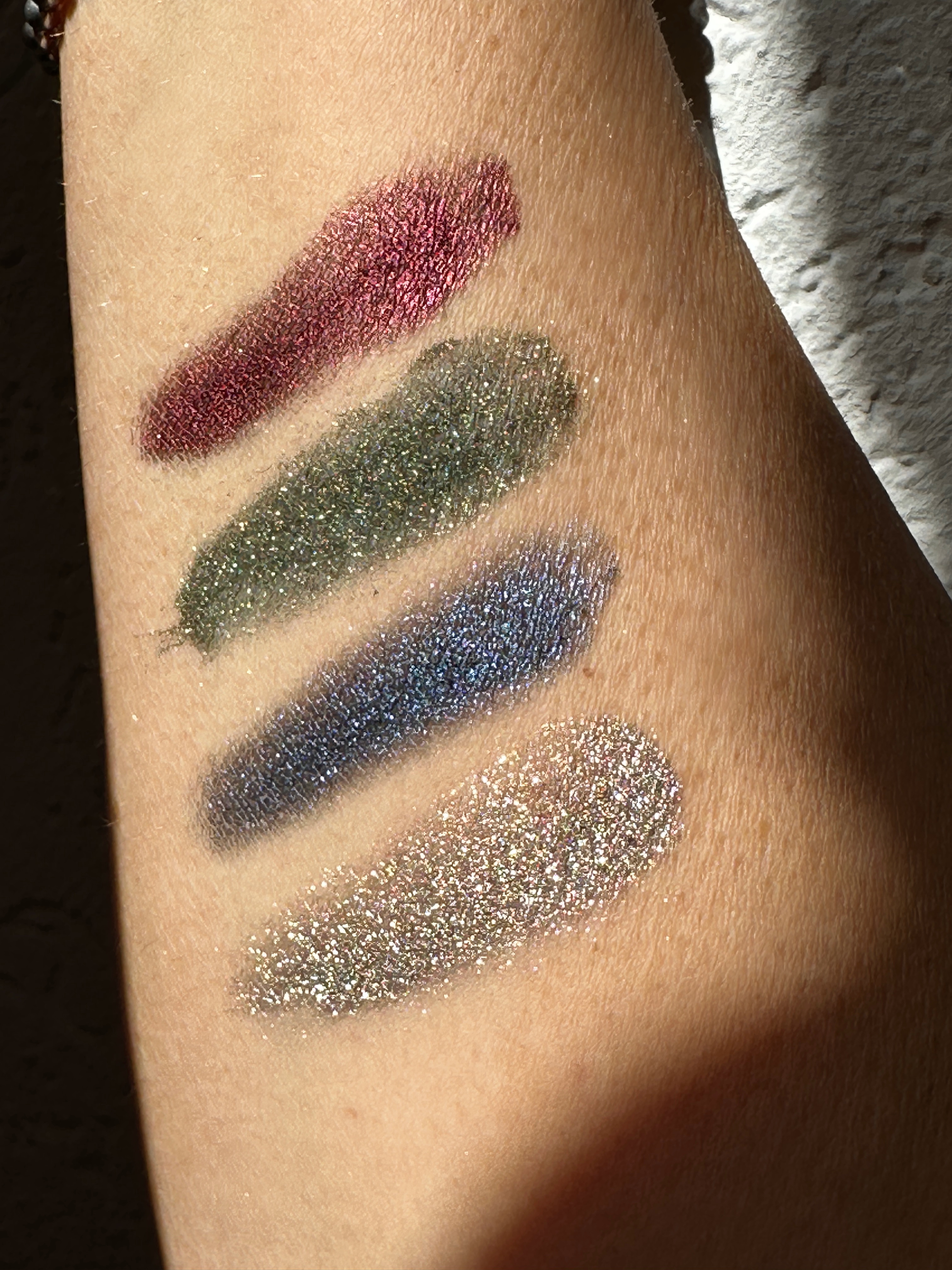 swatches Glitzerlidschatten, www.makeupcoach.com
