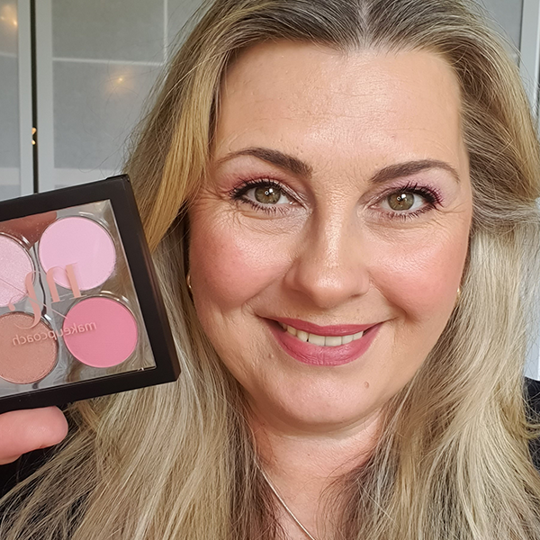 Rosa Farbtöne für die Augen - www.makeupcoach.com