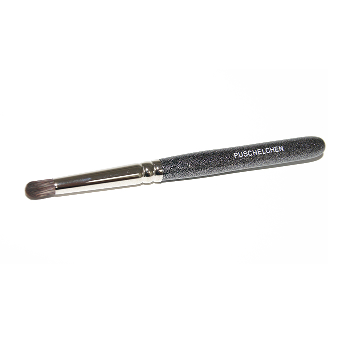 weiches Puschelchen, synthetik Haar, www.makeupcoach.com