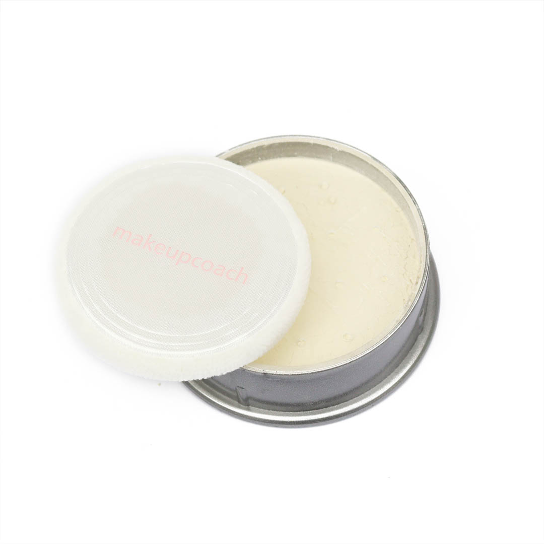 helles mattes Puder, www.makeupcoach.com