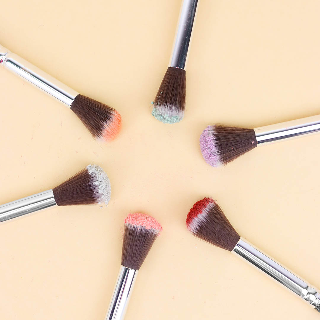 Glitzerpinsel,  www.makeupcoach.com
