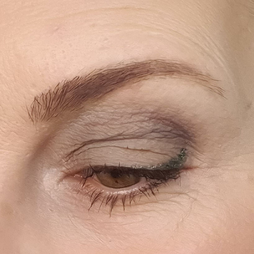 Glitzerlidschatten Platinum, www.makeupcoach.com