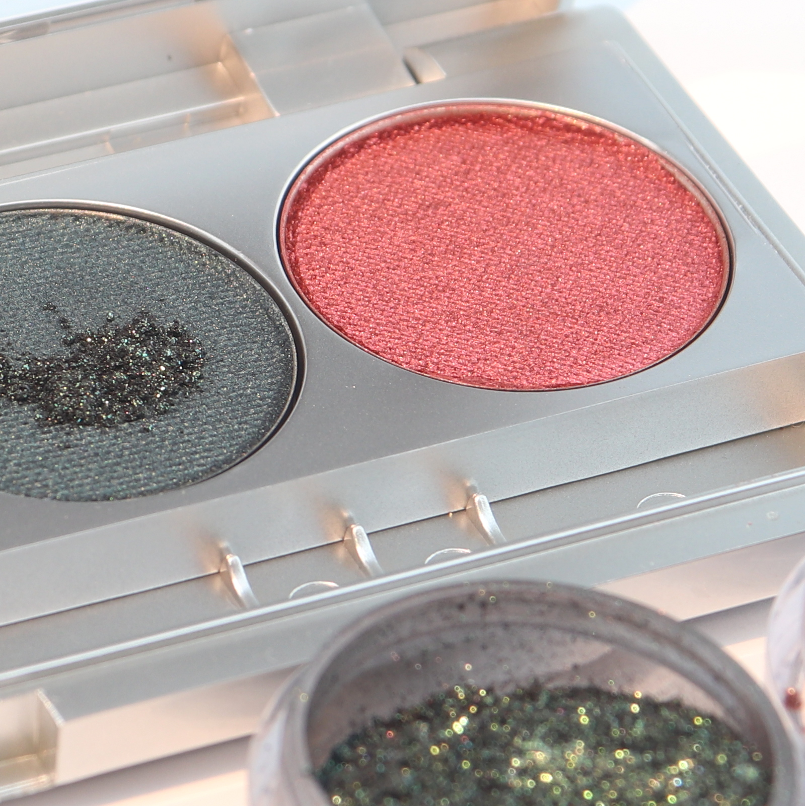 grüngold, rot, Lidschatten, www.makeupcoach.com