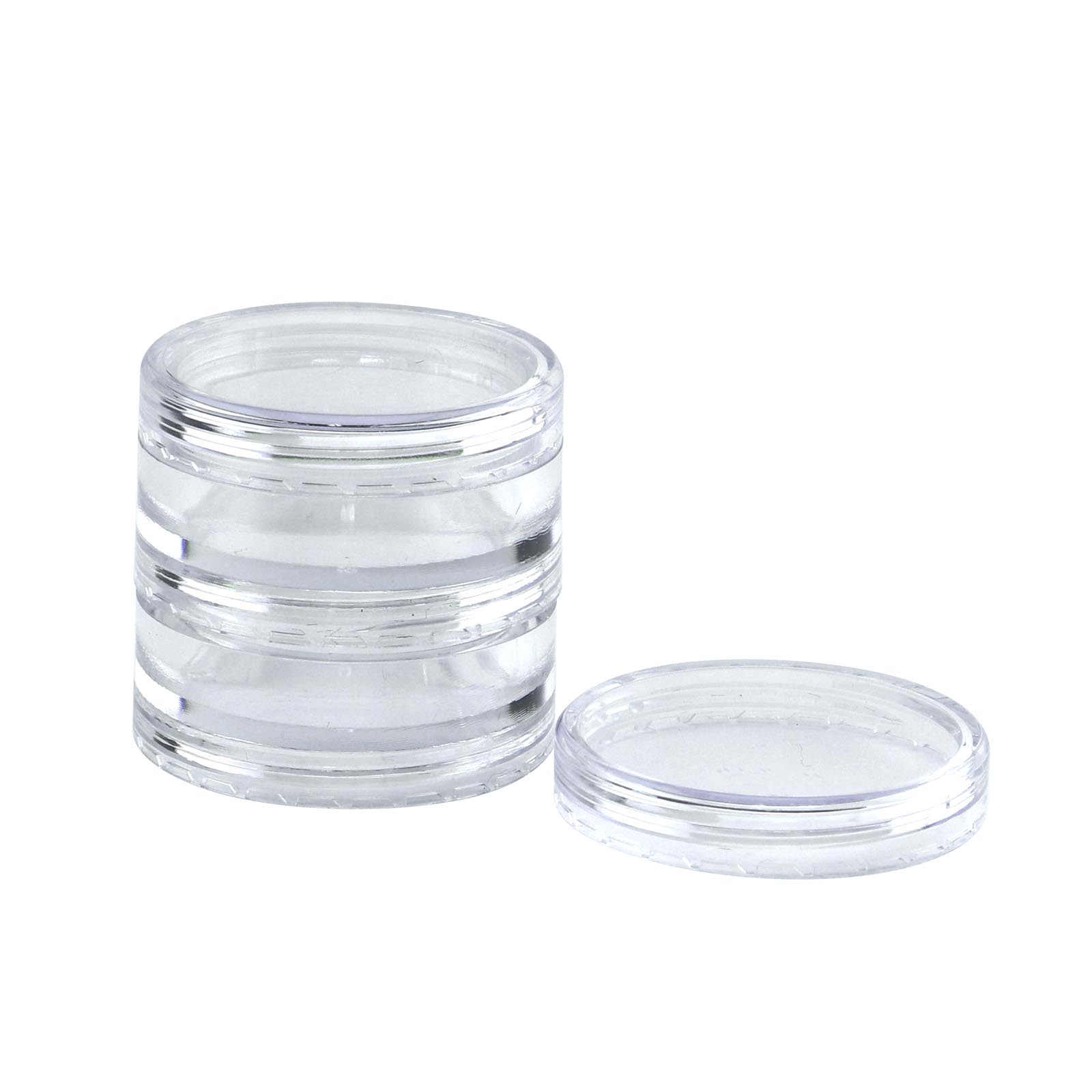nachhaltige Dosen, stapel, www.makeupcoach.com