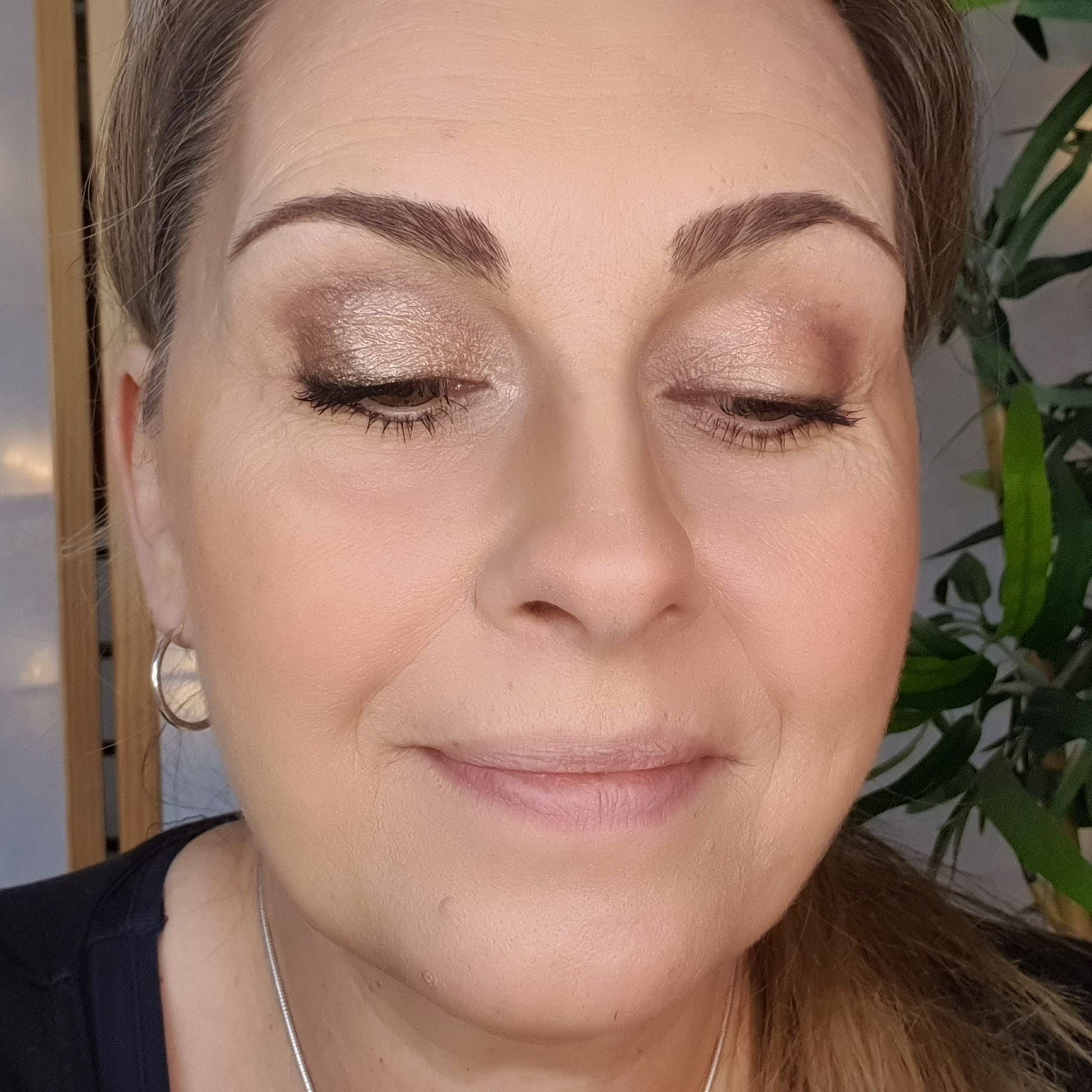 gold braun Lidschattenstift, www.makeupcoach.com