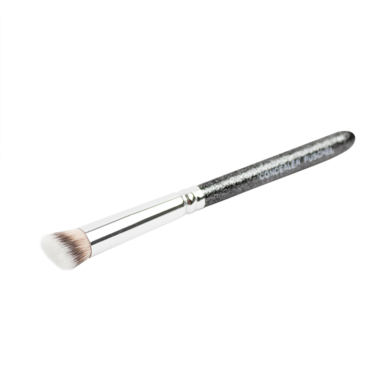 Concealer Puschel kurz